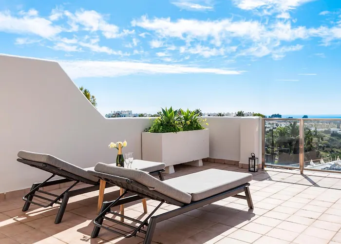 Luxury 2Br Penthouse - Rooftop, Pool, Sea Views Estepona