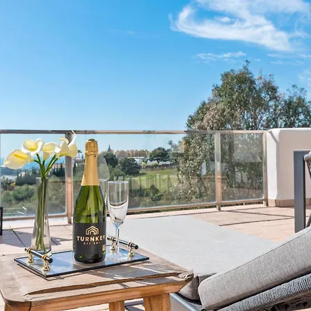 Luxury 2Br Penthouse - Rooftop, Pool, Sea Views Daire