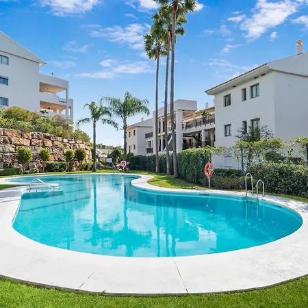 Luxury 2br Penthouse - Rooftop, Pool, Sea Views