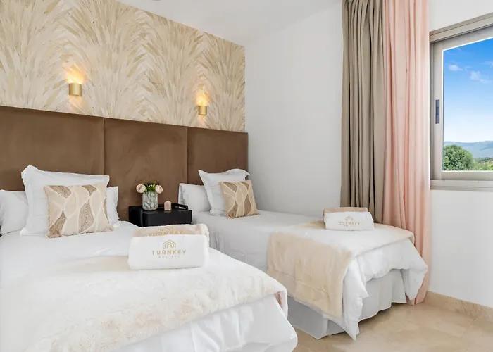 Daire Luxury 2Br Penthouse - Rooftop, Pool, Sea Views