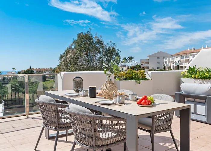 Luxury 2Br Penthouse - Rooftop, Pool, Sea Views *