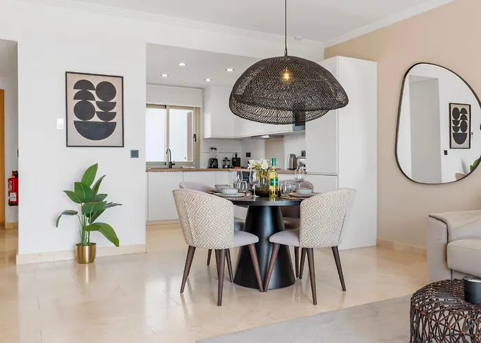 Daire Luxury 2Br Penthouse - Rooftop, Pool, Sea Views