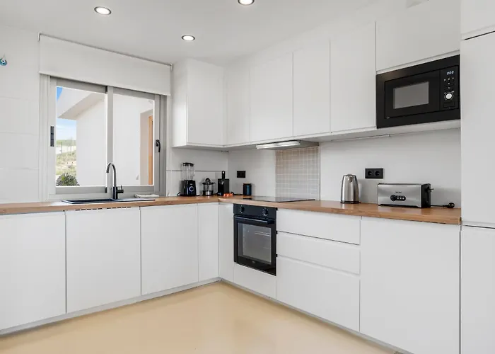 Daire Luxury 2Br Penthouse - Rooftop, Pool, Sea Views