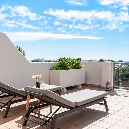 Luxury 2br Penthouse - Rooftop, Pool, Sea Views Estepona