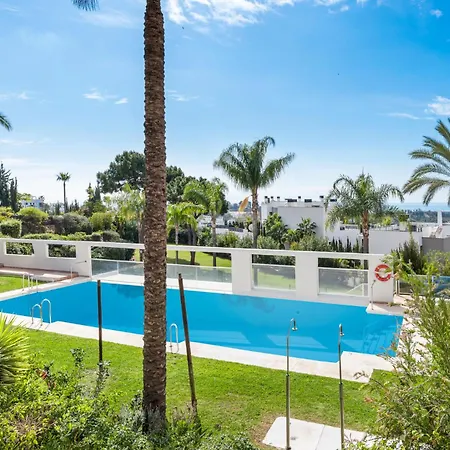 Luxury 2br Penthouse - Rooftop, Pool, Sea Views