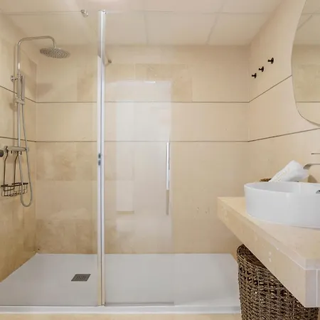 Luxury 2br Penthouse - Rooftop, Pool, Sea Views アパート
