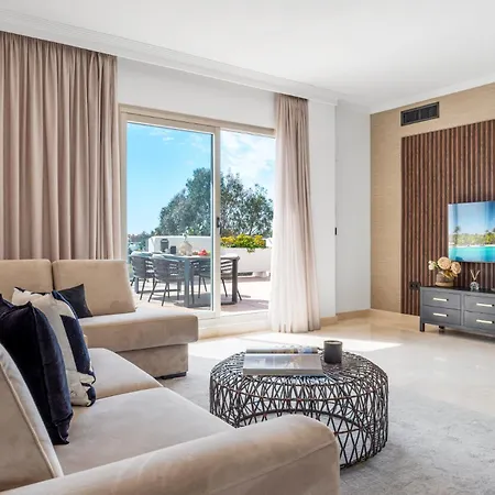 Luxury 2br Penthouse - Rooftop, Pool, Sea Views アパート